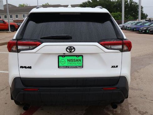 Used 2025 Toyota RAV4 XLE w/ Convenience Package FWD image 7