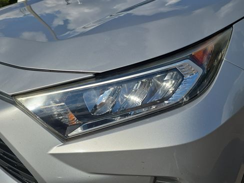 Used 2019 Toyota RAV4 XLE image 10