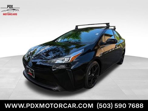Used 2021 Toyota Prius XLE FWD image 1