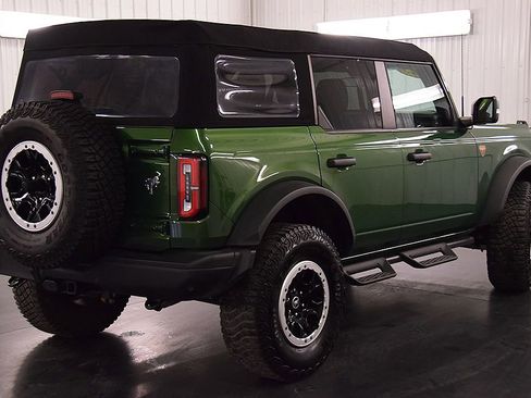 Used 2023 Ford Bronco Badlands image 7