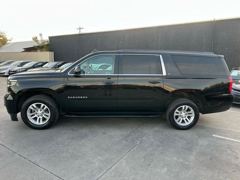 Used 2019 Chevrolet Suburban LT RWD image 4