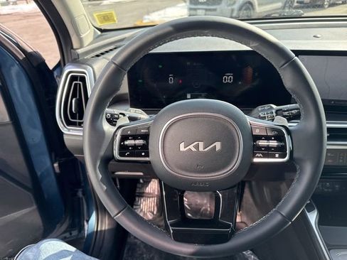 Certified 2025 Kia Sorento EX image 11