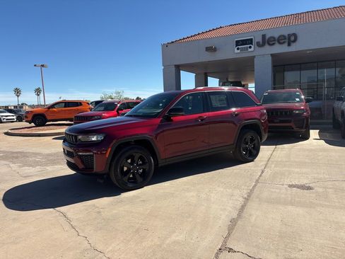New 2026 Jeep Grand Cherokee Limited w/ Limited Altitude Package AWD/4WD image 1