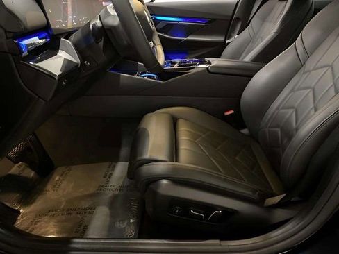 Used 2025 BMW i5 eDrive40i image 58