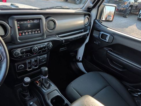 Used 2022 Jeep Wrangler Unlimited Sport image 17