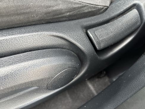 Used 2025 Kia Soul LX FWD image 14