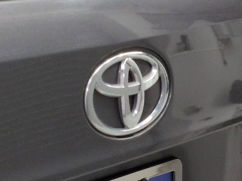 Used 2023 Toyota Highlander XLE image 10