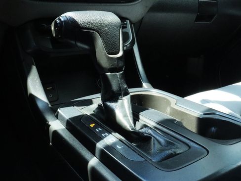 Used 2018 Chevrolet Colorado W/T w/ WT Convenience Package RWD image 50