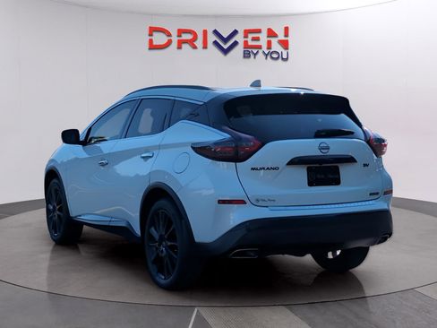 Used 2023 Nissan Murano SV w/ SV Midnight Edition Package FWD image 3