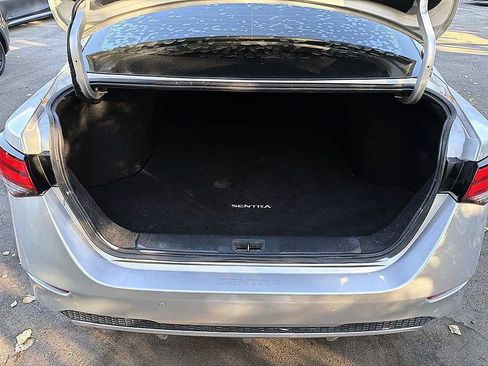Used 2022 Nissan Sentra SV FWD image 7