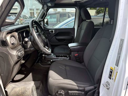 Used 2021 Jeep Wrangler Unlimited Sport AWD/4WD image 12