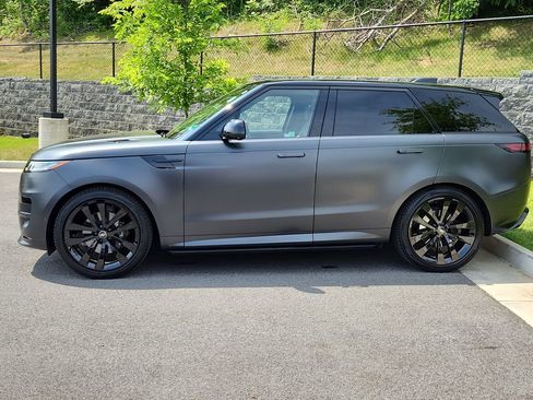 Used 2024 Land Rover Range Rover Sport Dynamic SE AWD/4WD image 6