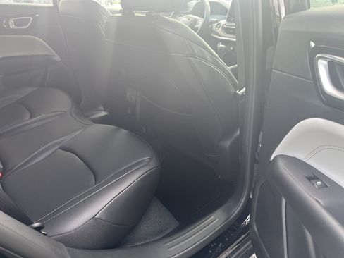 New 2026 Jeep Compass Limited AWD/4WD image 18