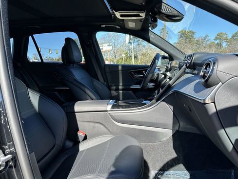 Used 2024 Mercedes-Benz GLC 300 4MATIC image 23