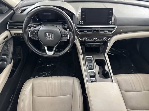 Used 2018 Honda Accord Touring image 25