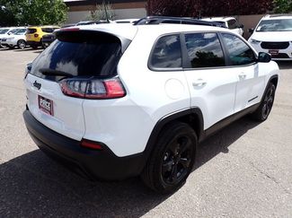 Used 2023 Jeep Cherokee Altitude Lux AWD/4WD video 4