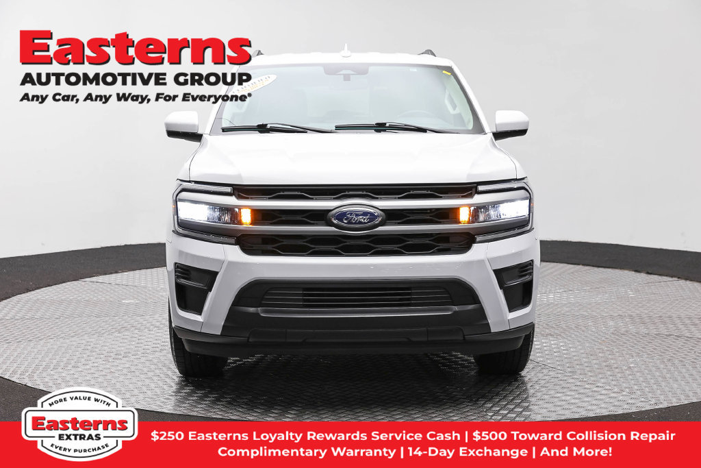 Used 2024 Ford Expedition Max XLT RWD image 3