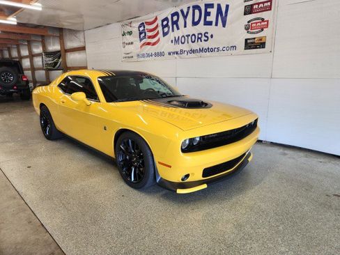 Used 2017 Dodge Challenger R/T Scat Pack image 2