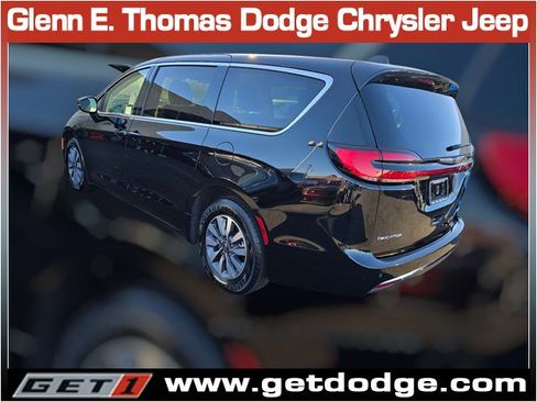 Used 2024 Chrysler Pacifica Select image 7