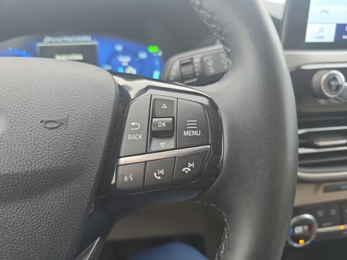 Used 2021 Ford Escape Titanium image 22