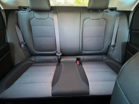 Used 2025 Chevrolet Trax LT image 37