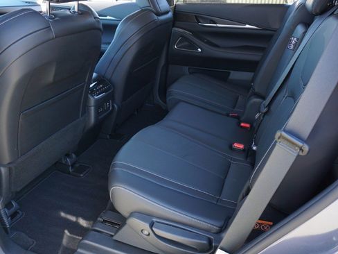 Used 2023 INFINITI QX60 Sensory w/ Vision Package image 32