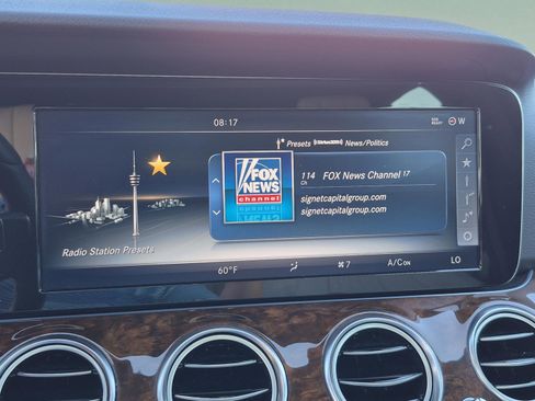 Used 2017 Mercedes-Benz E 300 image 27