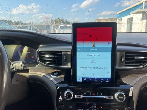 Used 2021 Ford Explorer Platinum w/ Equipment Group 601A image 10