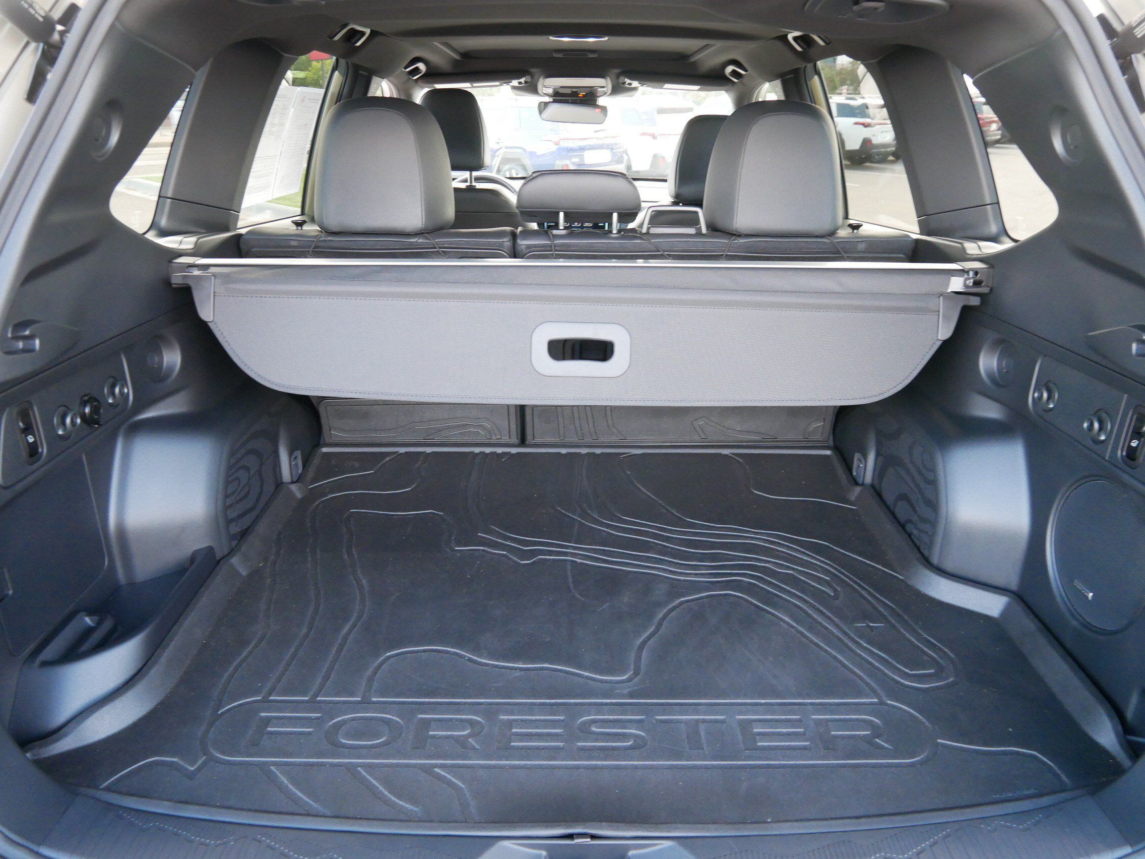 Used 2025 Subaru Forester Limited AWD/4WD image 18