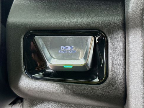 Used 2025 GMC Yukon XL Denali AWD/4WD image 19