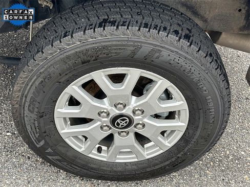 Used 2024 Toyota Tacoma SR5 image 9