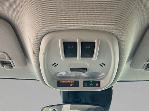Used 2024 Chevrolet Trax LT w/ Sunroof Package FWD image 23