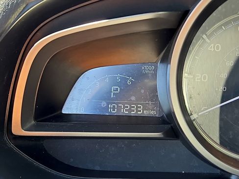 Used 2019 Toyota Yaris LE FWD image 23