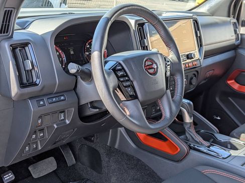 Used 2025 Nissan Frontier PRO-4X w/ Pro Convenience Package AWD/4WD image 12
