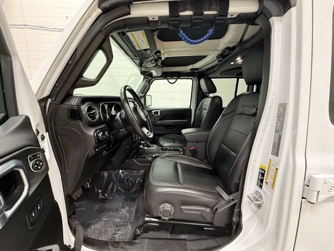 Used 2023 Jeep Wrangler Sahara w/ Cold Weather Group AWD/4WD image 31