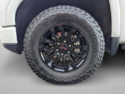 Used 2022 GMC Sierra 1500 AT4X image 23