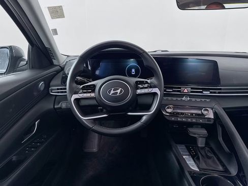 Used 2025 Hyundai Elantra SEL FWD image 24