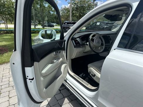 Used 2020 Volvo XC90 T6 Momentum AWD/4WD image 22