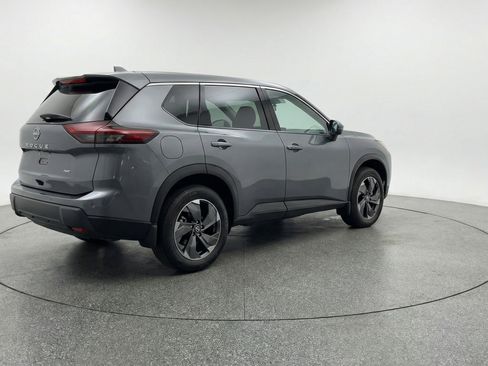 Used 2025 Nissan Rogue SV image 9