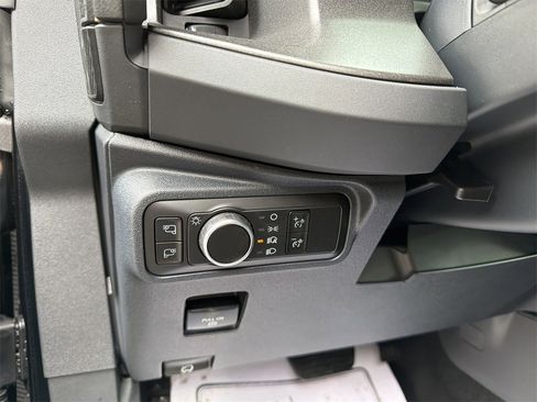 New 2025 Ford Bronco Badlands image 16