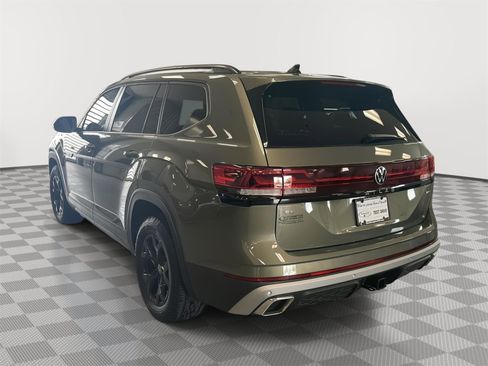 Used 2025 Volkswagen Atlas Peak Edition SE AWD/4WD image 7