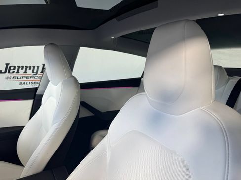 Used 2025 Tesla Model 3 RWD image 10