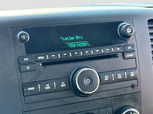 Used 2010 GMC Sierra 2500 SLE w/ SLE Preferred Package image 9