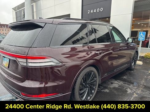 Used 2023 Lincoln Aviator Reserve w/ Equipment Group 201A image 8