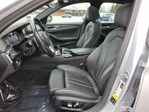 Used 2019 BMW 530i xDrive w/ Convenience Package image 13