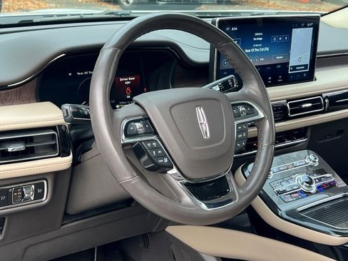 Used 2023 Lincoln Nautilus Reserve w/ Equipment Group 201A image 15