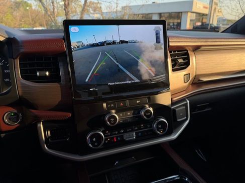 Used 2023 Ford Expedition Limited image 20