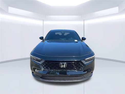 Used 2025 Honda Accord Sport image 8