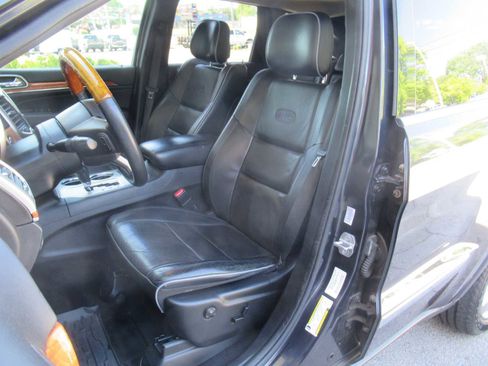 Used 2013 Jeep Grand Cherokee Overland w/ Advance Technology Group image 20
