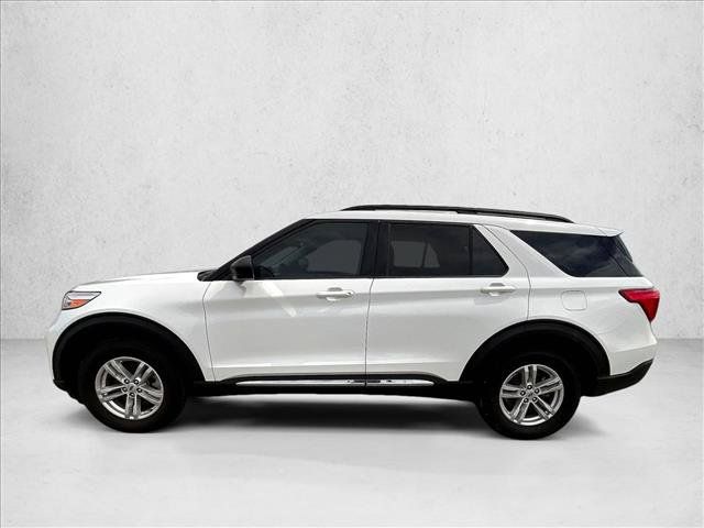 Used 2020 Ford Explorer XLT w/ Equipment Group 202A AWD/4WD image 4